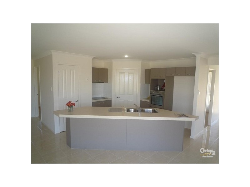 20 Avalon, Burnett Heads QLD 4670