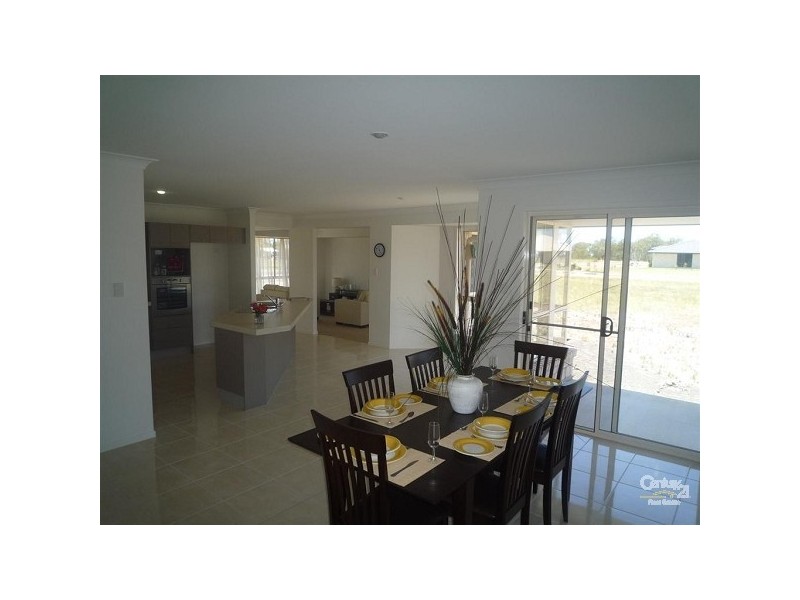 20 Avalon, Burnett Heads QLD 4670