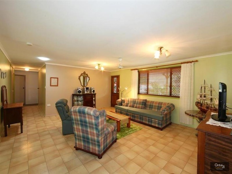 18 Wonderland Avenue, Branyan QLD 4670