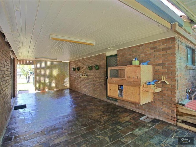 18 Wonderland Avenue, Branyan QLD 4670