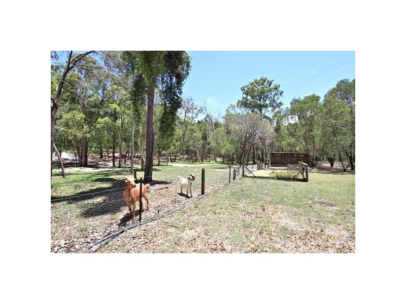 18 Wonderland Avenue, Branyan QLD 4670