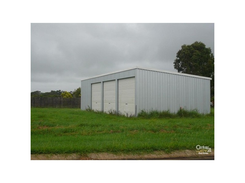 1 Raewood Close, Coral Cove QLD 4670