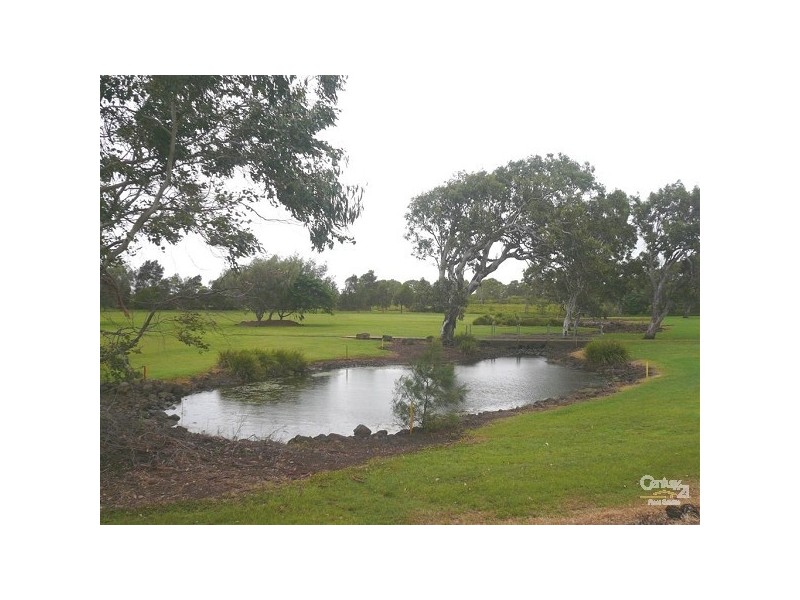 1 Raewood Close, Coral Cove QLD 4670