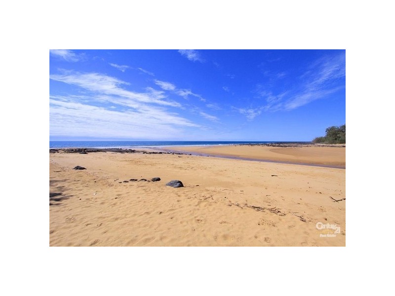 1 Raewood Close, Coral Cove QLD 4670