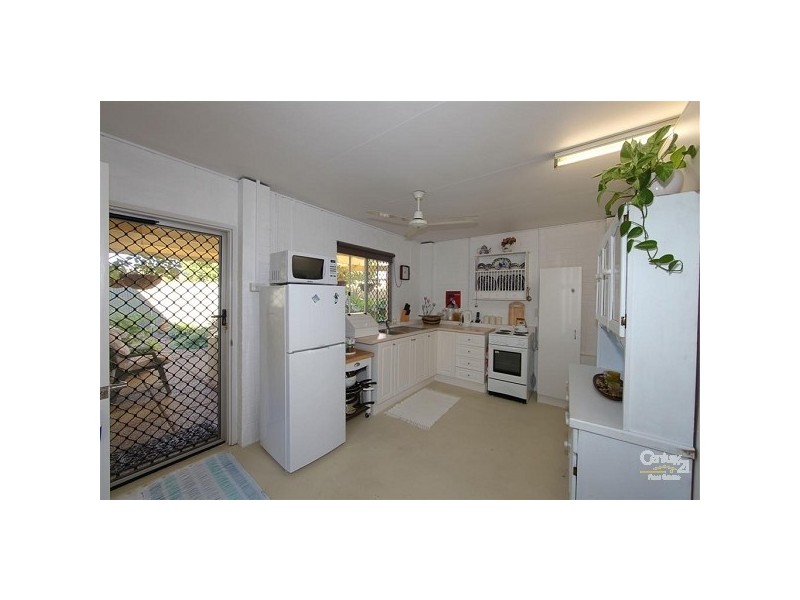 10 Mellor Street, Avenell Heights QLD 4670