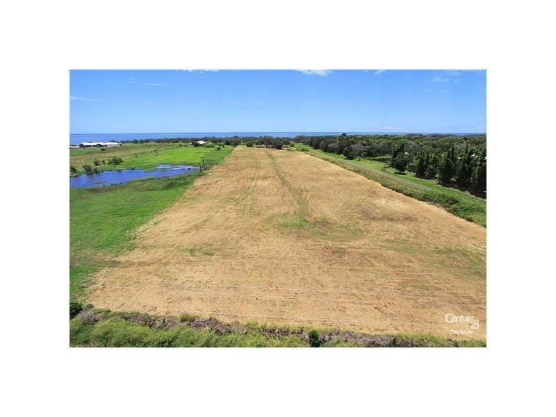 2 Sea Esplanade, Burnett Heads QLD 4670