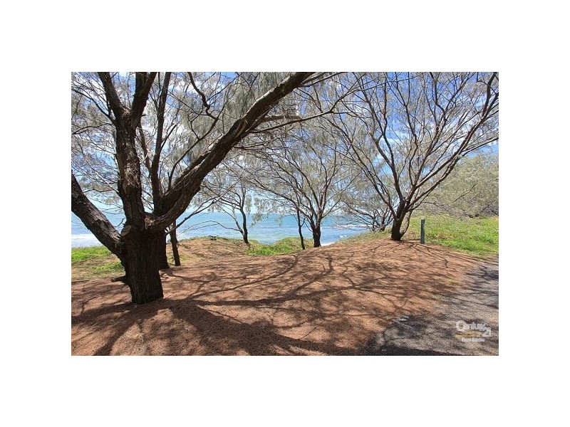 2 Sea Esplanade, Burnett Heads QLD 4670