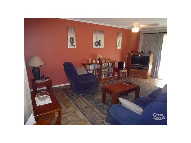 8 Cypress Street, Avoca QLD 4670