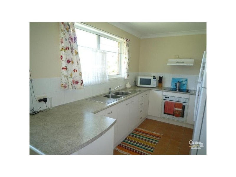 33 Mark Road, Branyan QLD 4670