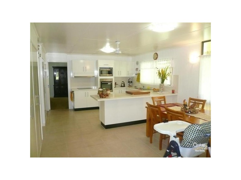 11 Blunder Street, Avondale QLD 4670