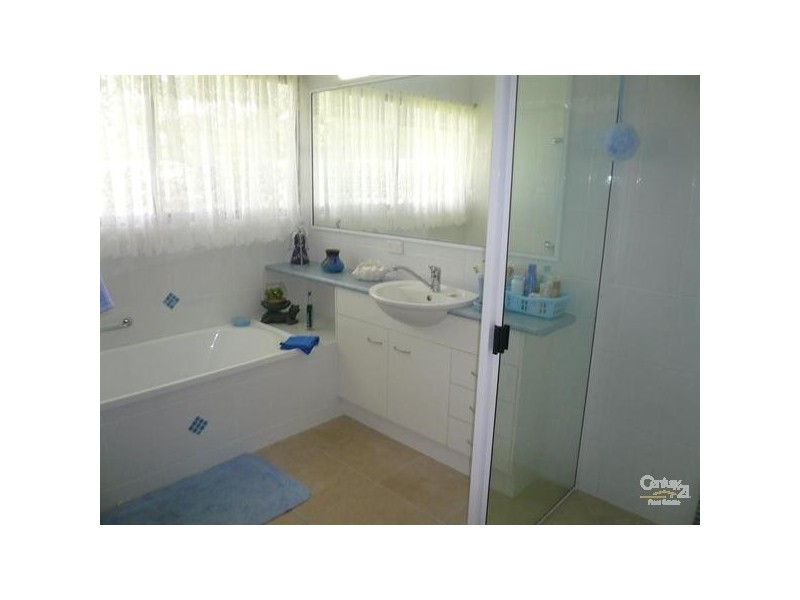 11 Blunder Street, Avondale QLD 4670