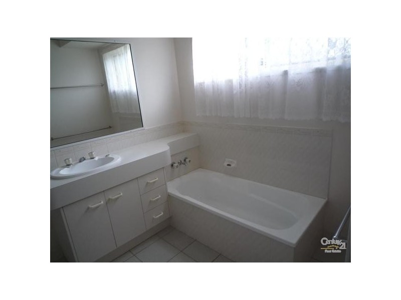 15 Seymour Avenue, Kalkie QLD 4670