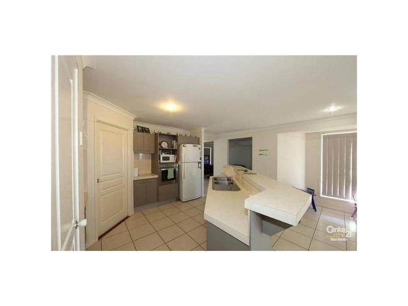 4 Avalon Street, Burnett Heads QLD 4670