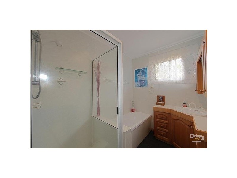 6 Wyllie Street, Thabeban QLD 4670