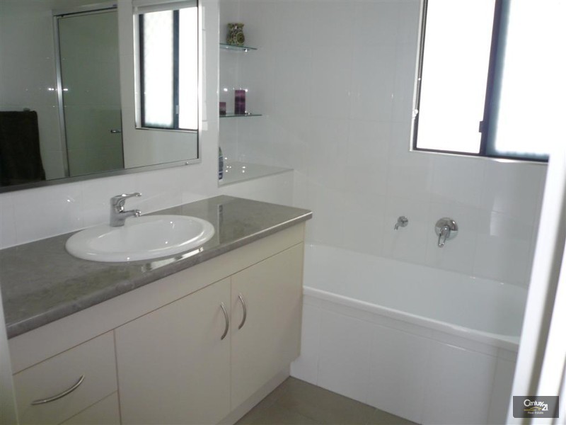 372 Bourbong Street, Millbank QLD 4670