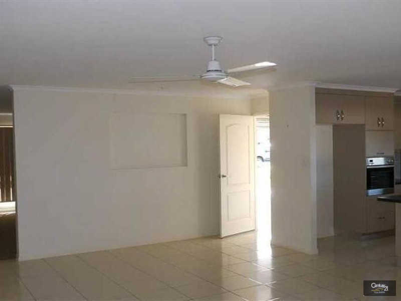 10 Neville Drive, Branyan QLD 4670