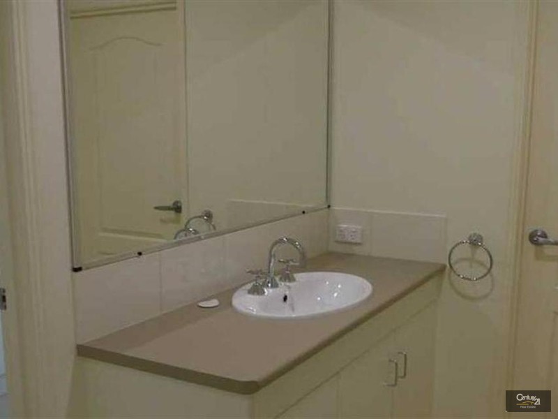 10 Neville Drive, Branyan QLD 4670