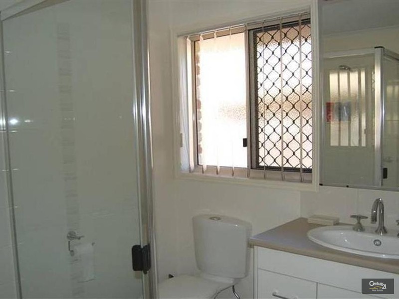 10 Neville Drive, Branyan QLD 4670