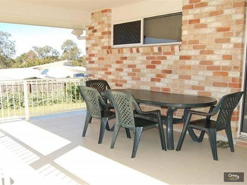 10 Neville Drive, Branyan QLD 4670