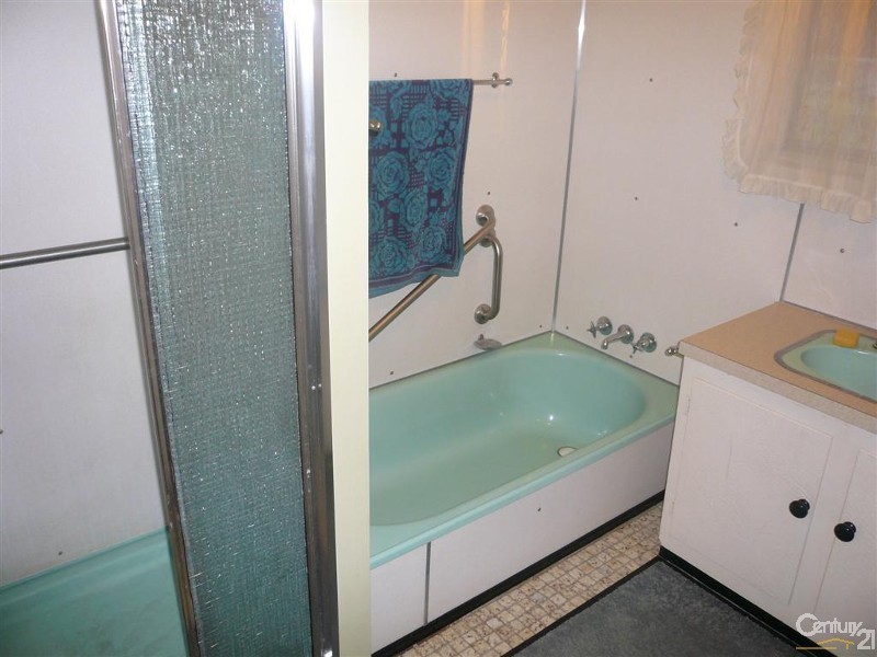 18 Elliott Heads Road, Kepnock QLD 4670