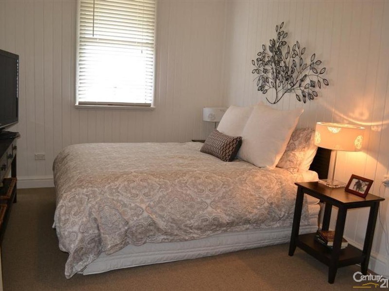 12 John Street, Bundaberg West QLD 4670