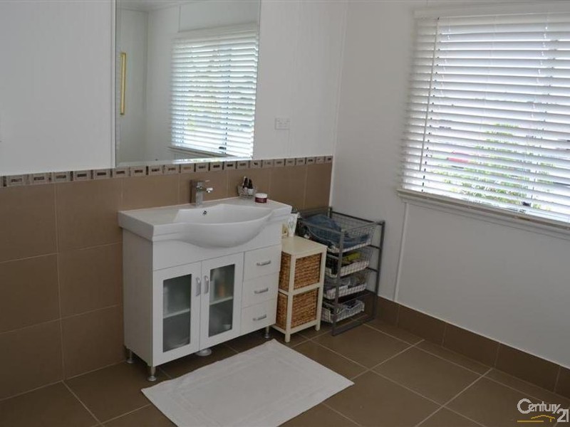 12 John Street, Bundaberg West QLD 4670