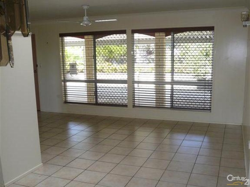 15 The Broadway, Avoca QLD 4670