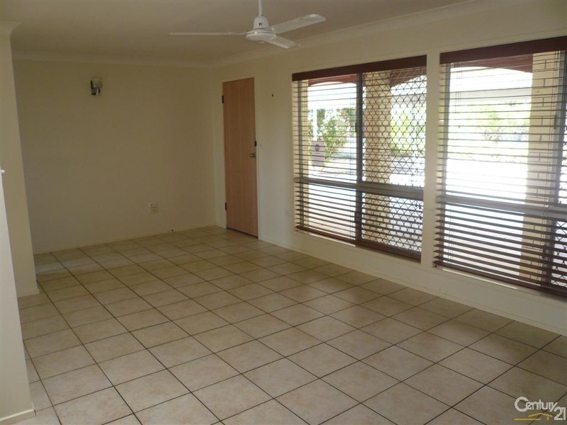 15 The Broadway, Avoca QLD 4670