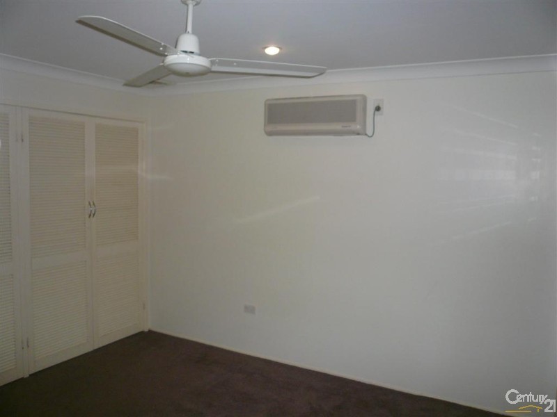 15 The Broadway, Avoca QLD 4670