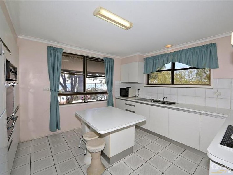 48 Corser Street, Burnett Heads QLD 4670