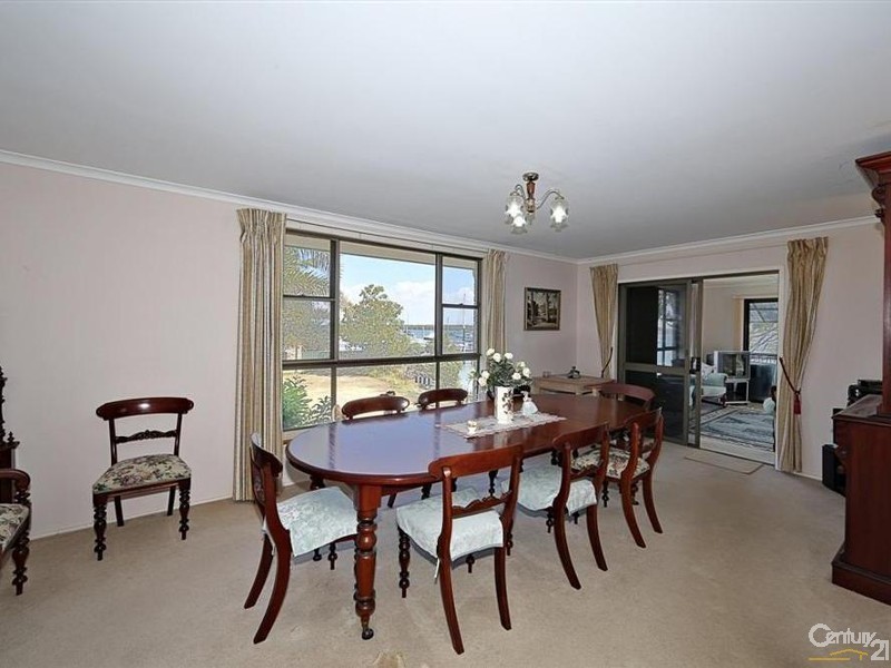 48 Corser Street, Burnett Heads QLD 4670