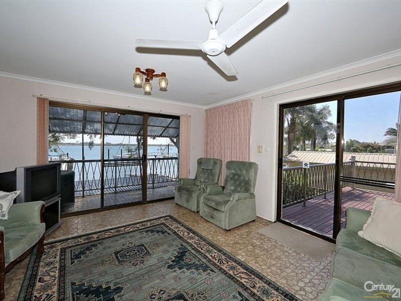 48 Corser Street, Burnett Heads QLD 4670