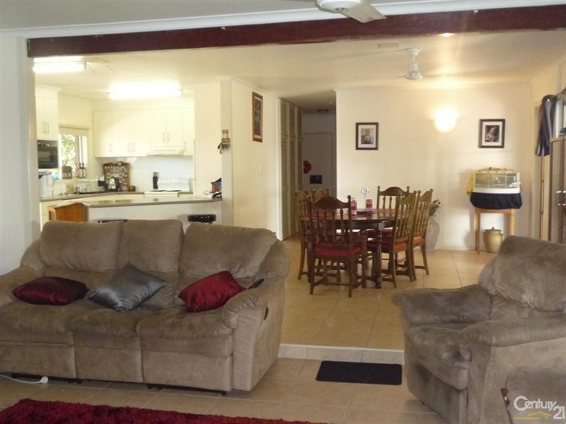 2 One Mile Road, Bundaberg North QLD 4670