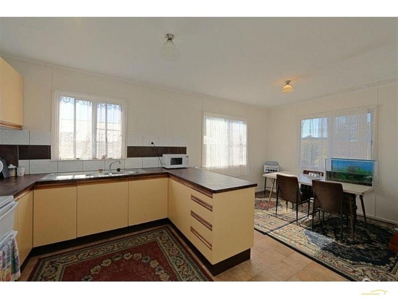 26 Dix Street, Kepnock QLD 4670