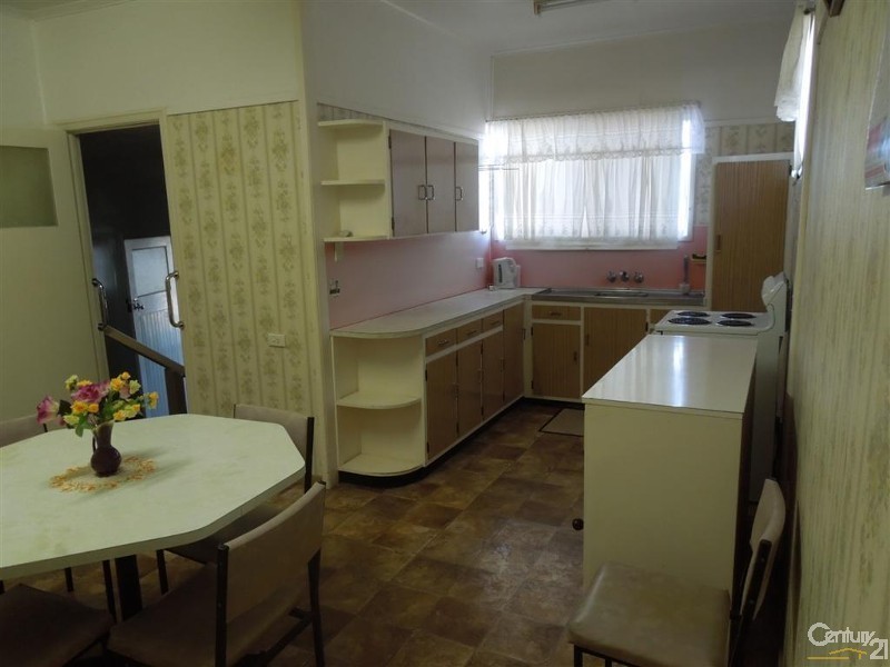 1 Tarakan Street, Svensson Heights QLD 4670