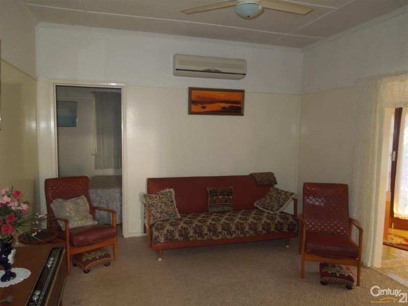 1 Tarakan Street, Svensson Heights QLD 4670