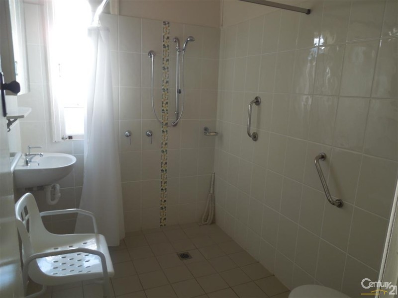 1 Tarakan Street, Svensson Heights QLD 4670