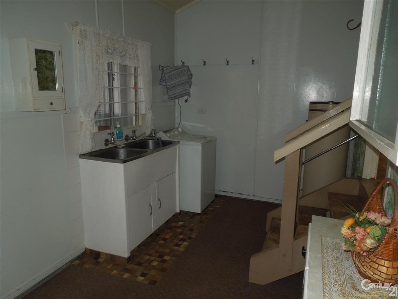 1 Tarakan Street, Svensson Heights QLD 4670