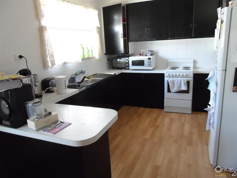 148 Elliott Heads Road, Avenell Heights QLD 4670