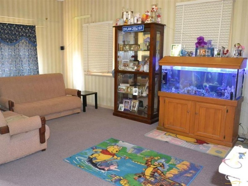 214 Elliott Heads Road, Avenell Heights QLD 4670