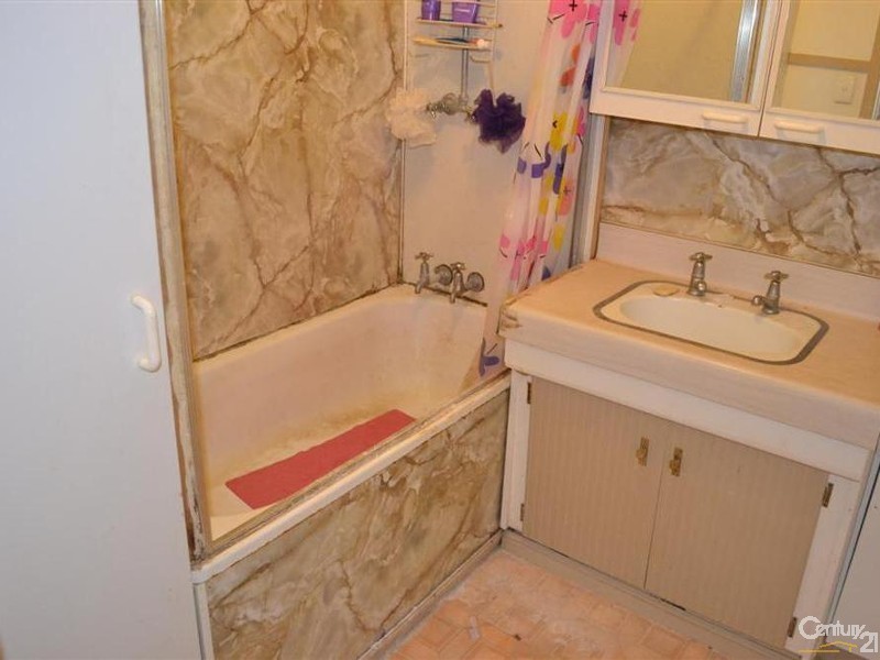 214 Elliott Heads Road, Avenell Heights QLD 4670