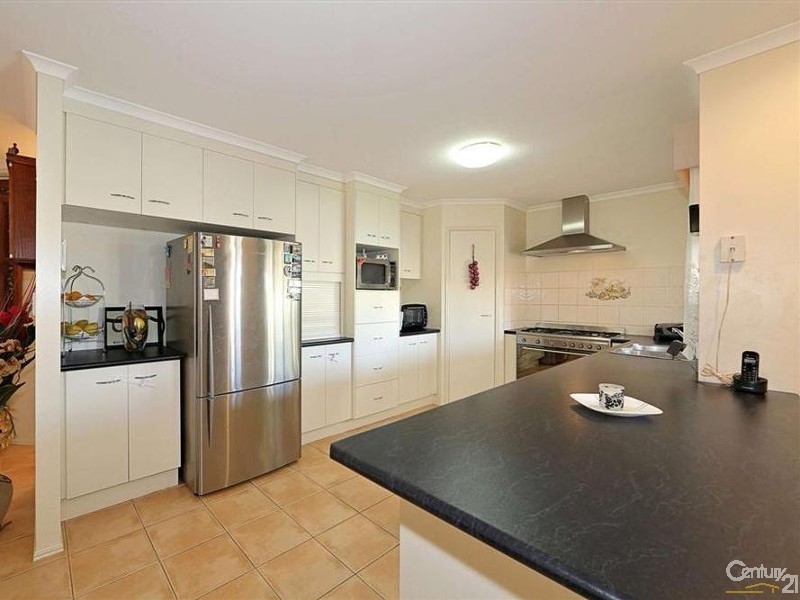 48 Brady Street, Avenell Heights QLD 4670