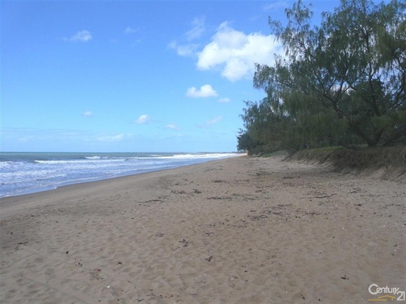 3 Castle Court, Moore Park Beach QLD 4670