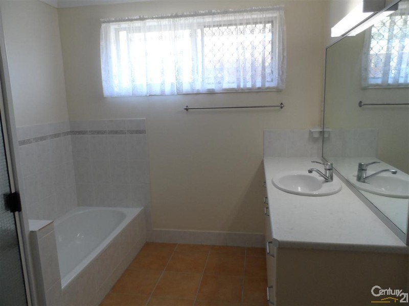 38 Novakoski Street, Kepnock QLD 4670