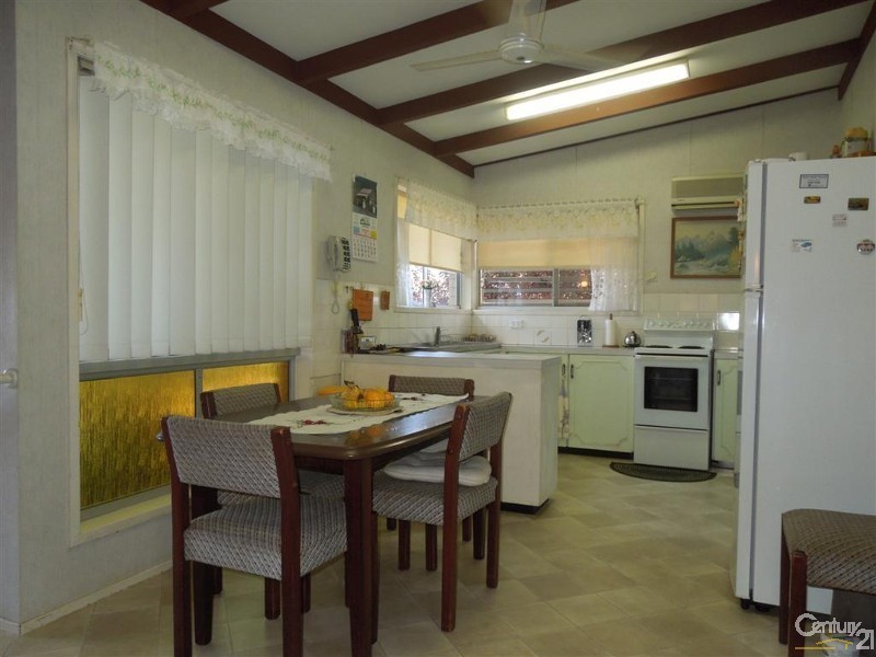 33 Avokahville Avenue, Avoca QLD 4670