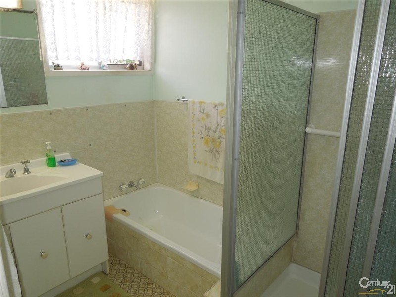 33 Avokahville Avenue, Avoca QLD 4670