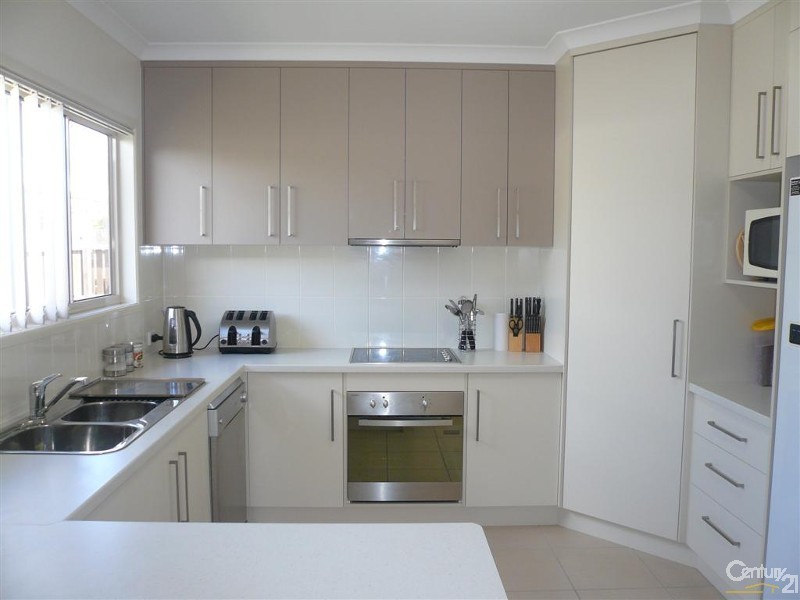 6 Glenmorris Street, Walkervale QLD 4670