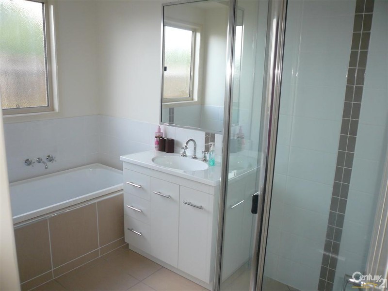 6 Glenmorris Street, Walkervale QLD 4670