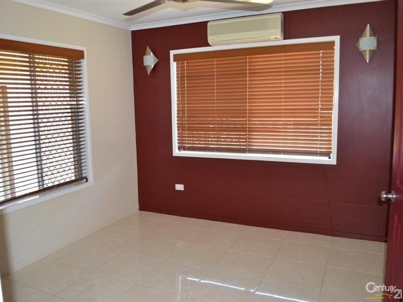 8 Jenalyn Crescent, Avoca QLD 4670