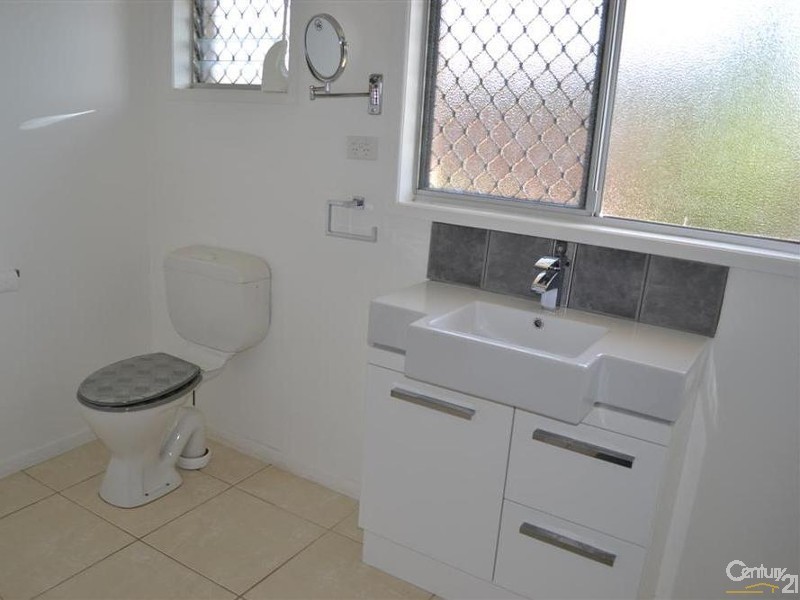 8 Jenalyn Crescent, Avoca QLD 4670